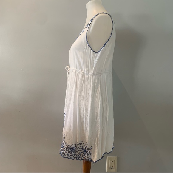 Andree | Embroidered Sundress - Picture 8 of 9